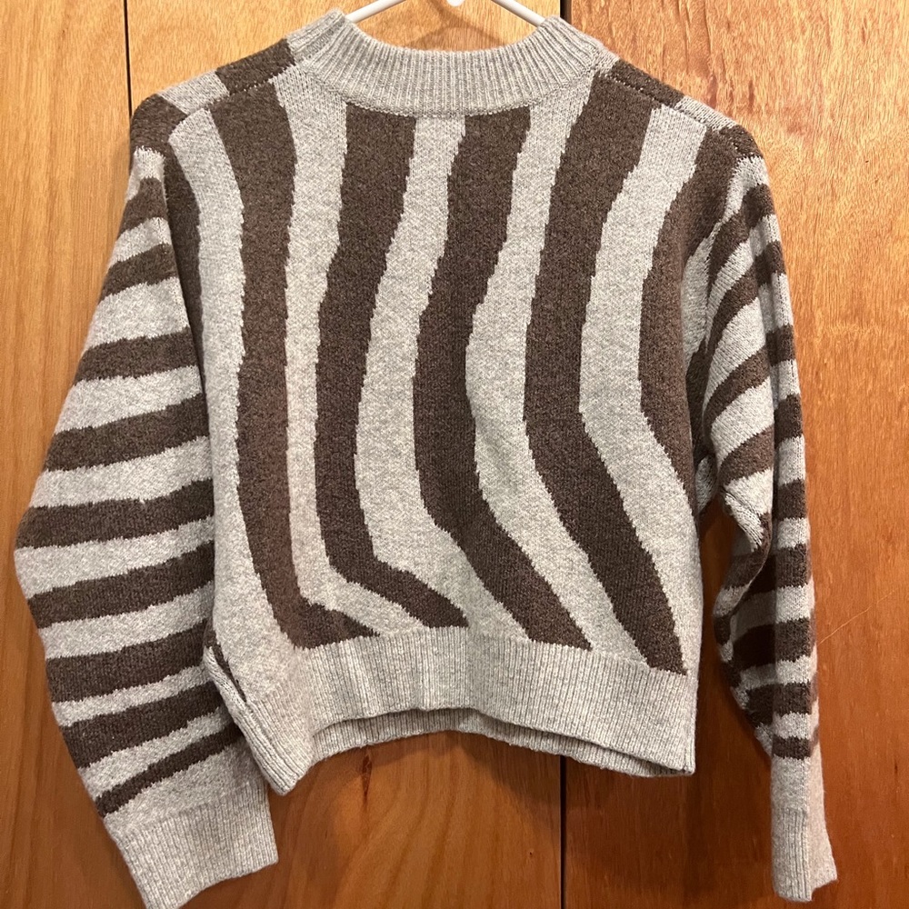 Crop Striped sweater LUSH gray size Medium